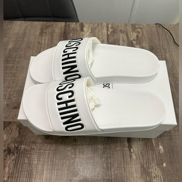 Moschino slides - Picture 3 of 9